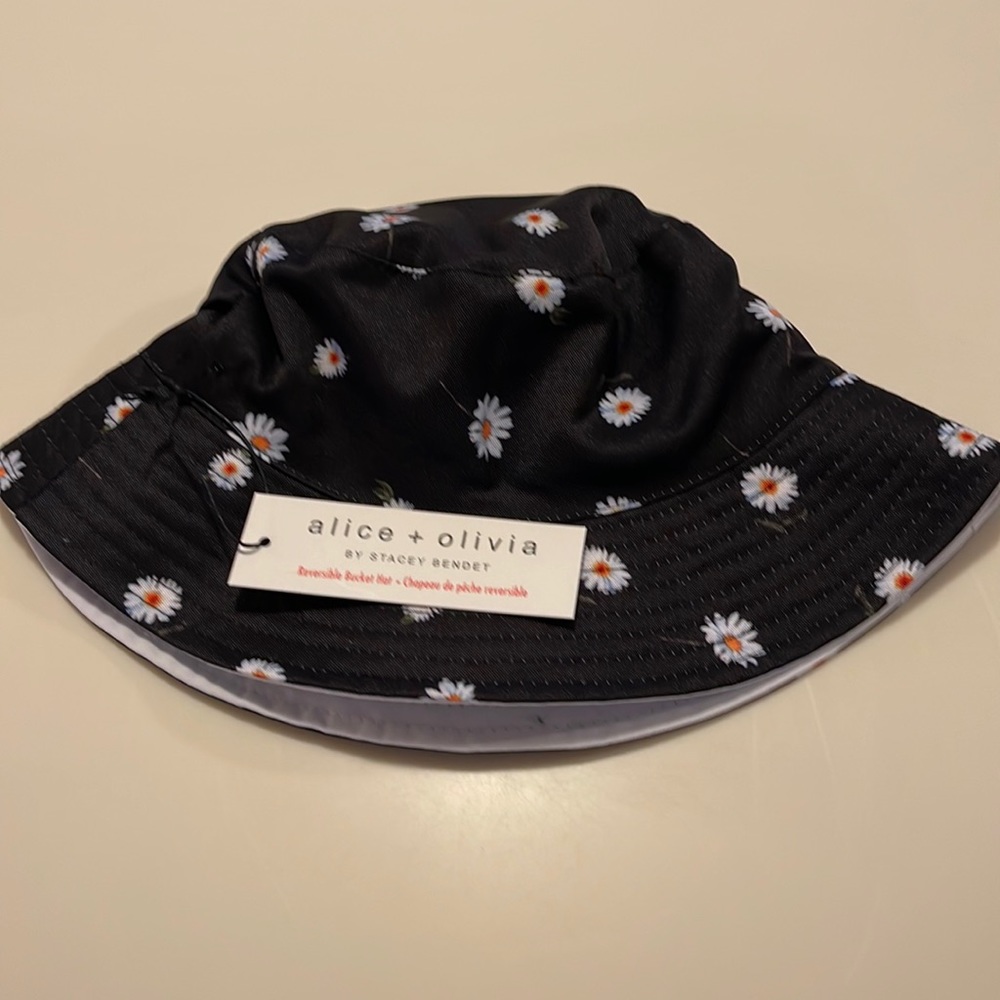 Alice+Olivia Black Daisy Reversible Bucket Hat